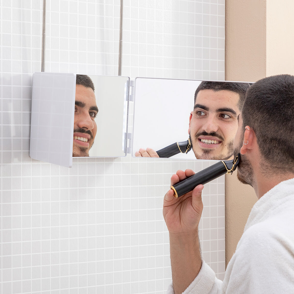 Bathroom Mirror with LED Light and 360º Vision SelfKut InnovaGoods-13