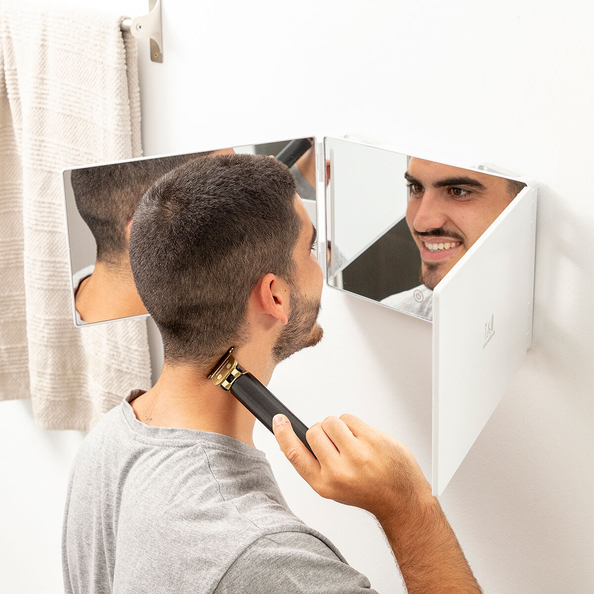 Bathroom Mirror with LED Light and 360º Vision SelfKut InnovaGoods-12