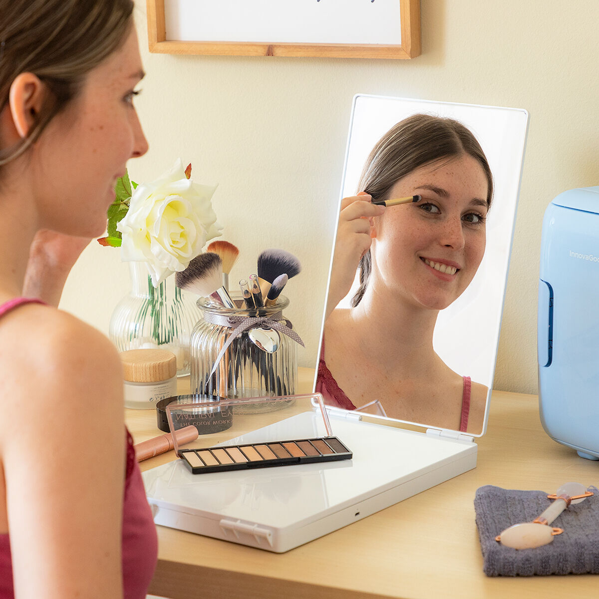 Bathroom Mirror with LED Light and 360º Vision SelfKut InnovaGoods-9