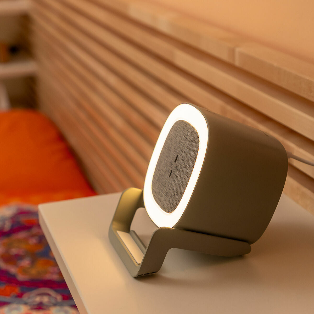 Wireless Speaker-Charger with LED Souwis InnovaGoods-10