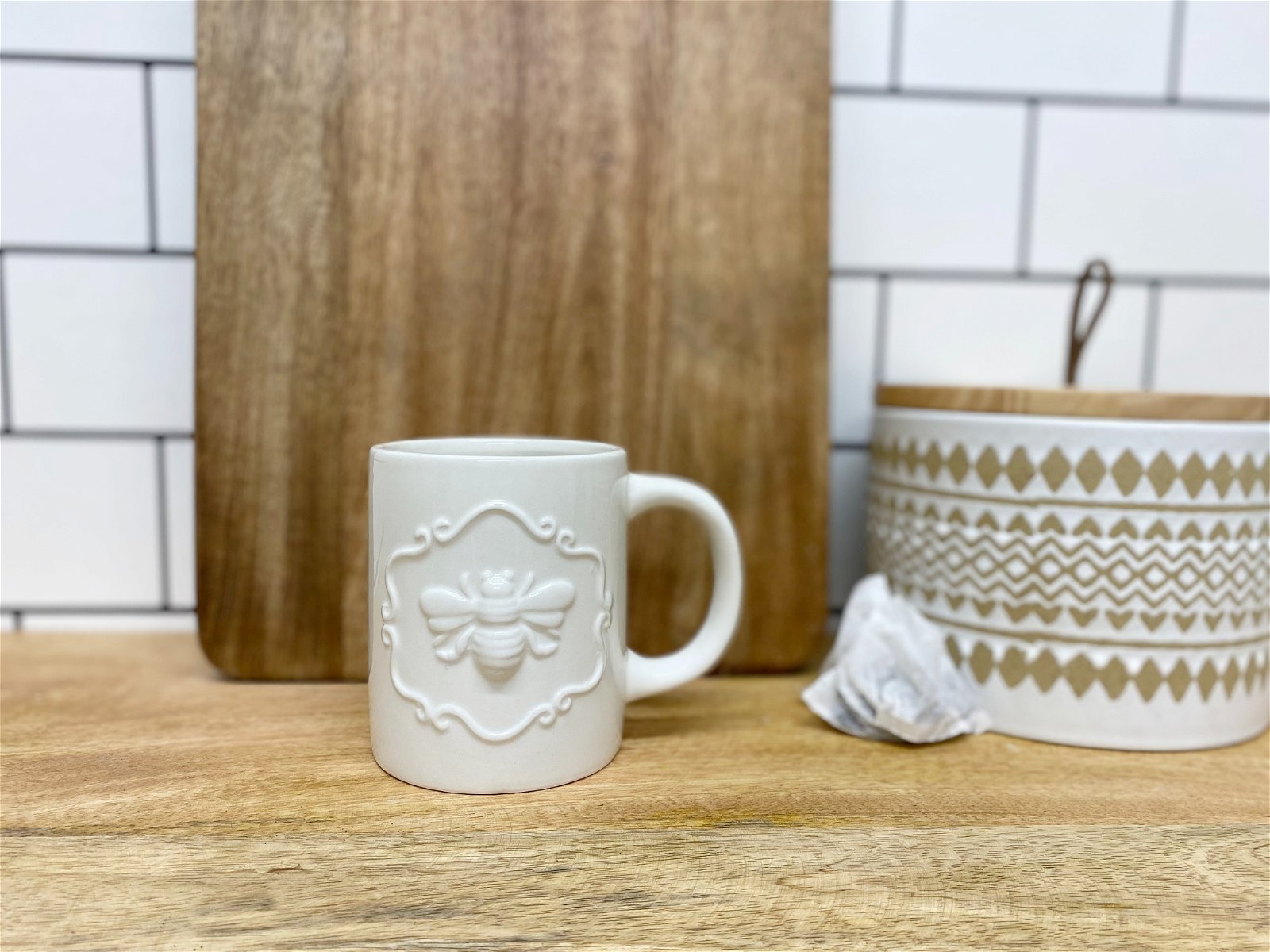 Cream Ceramic Embossed Bee Mug-2