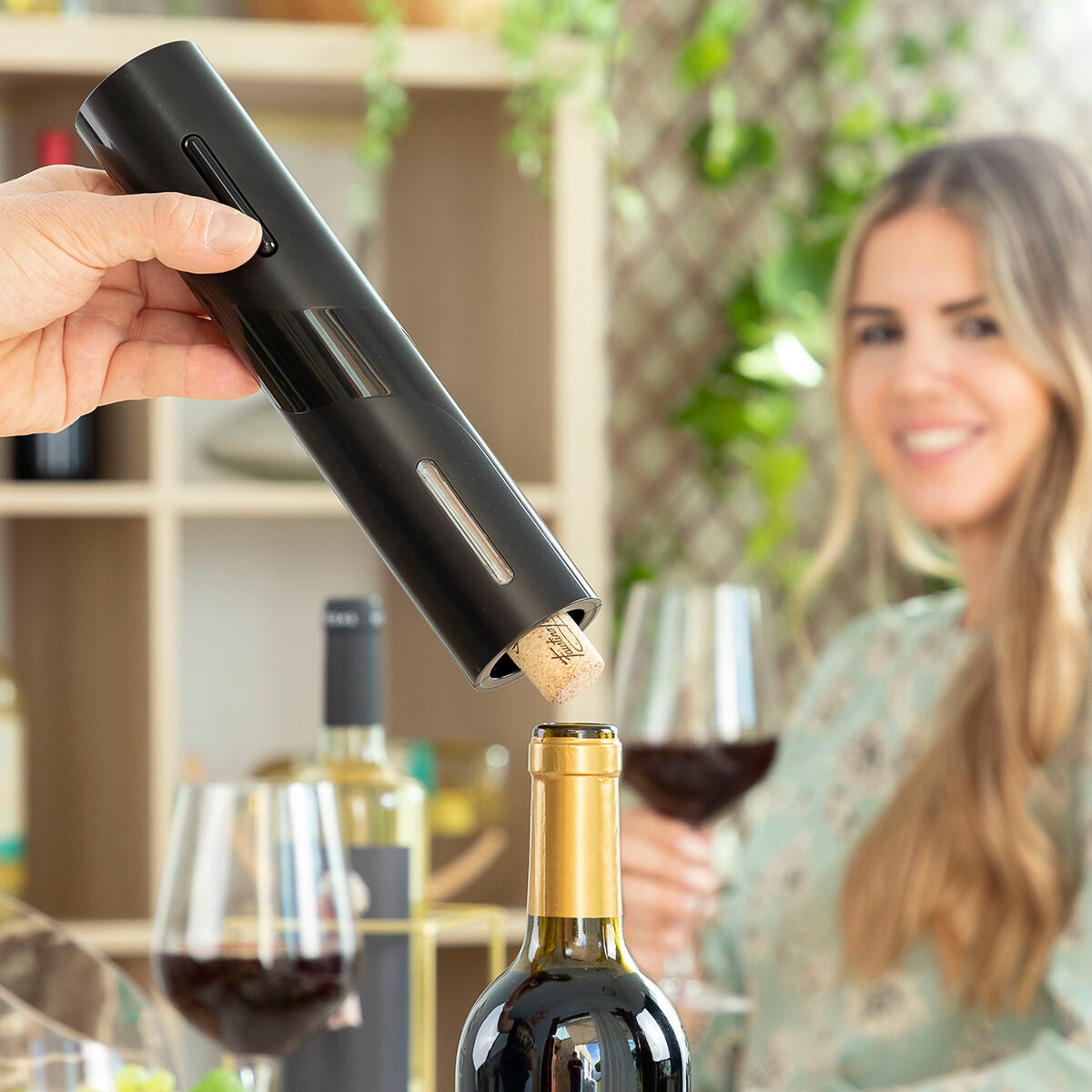 Electric Corkscrew with Accessories for Wine Corking InnovaGoods-11