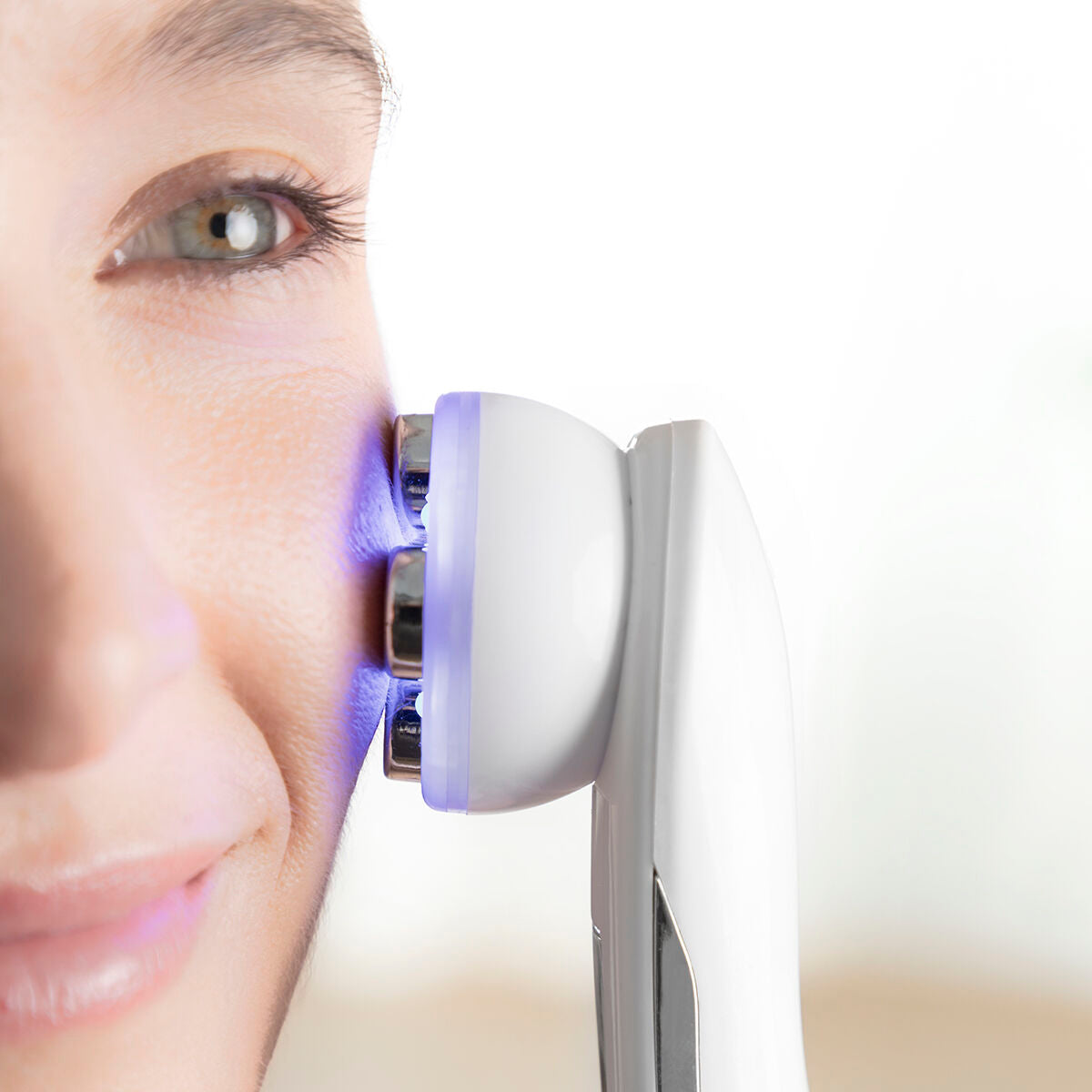 Facial Massager with Radiofrequency, Phototherapy and Electrostimulation Wace InnovaGoods-7